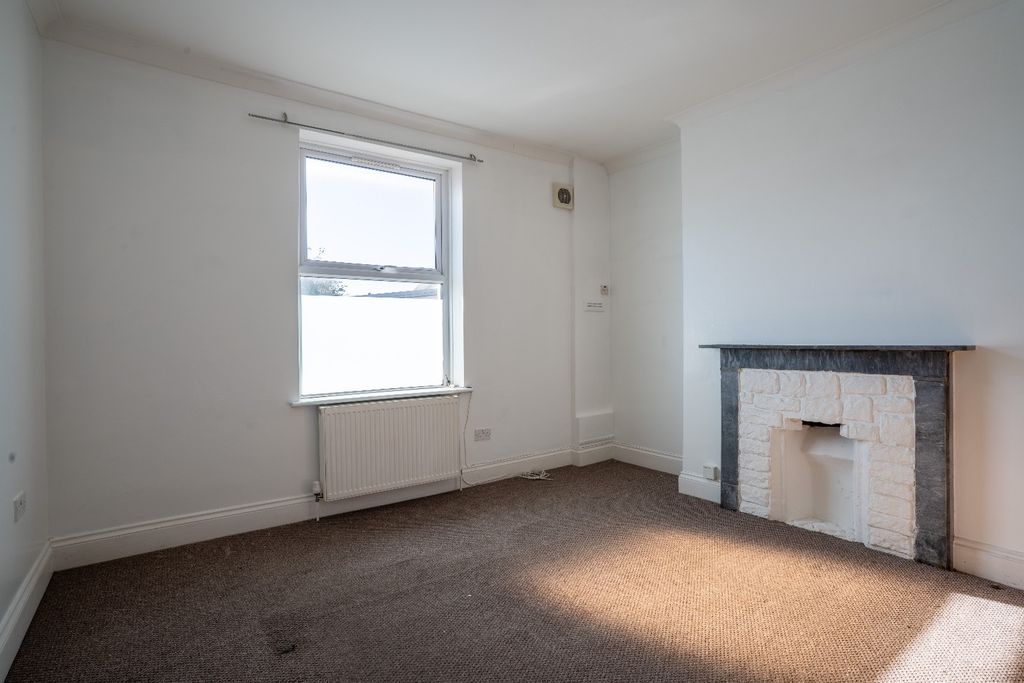 Property photo 2 of 8 4645531