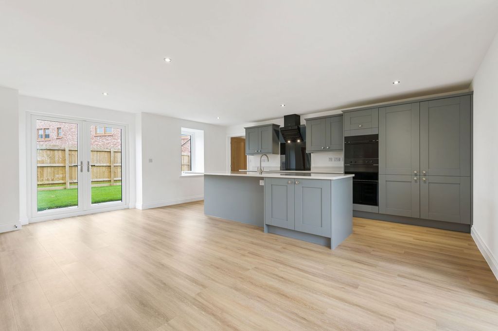 Property photo 2 of 29