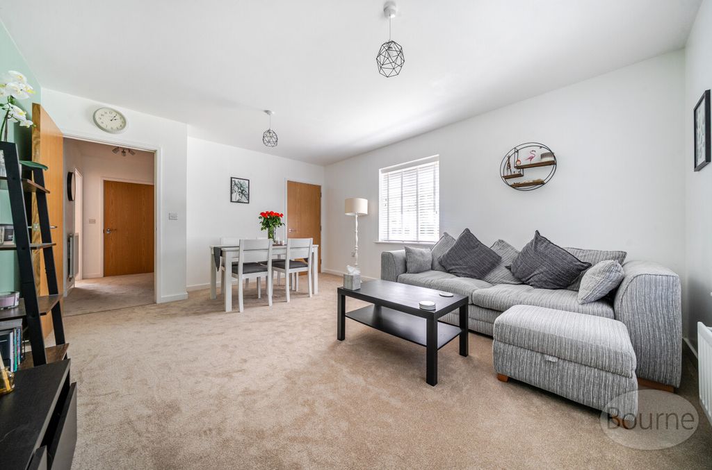 Property photo 3 of 16 693Ac358-334F-440...