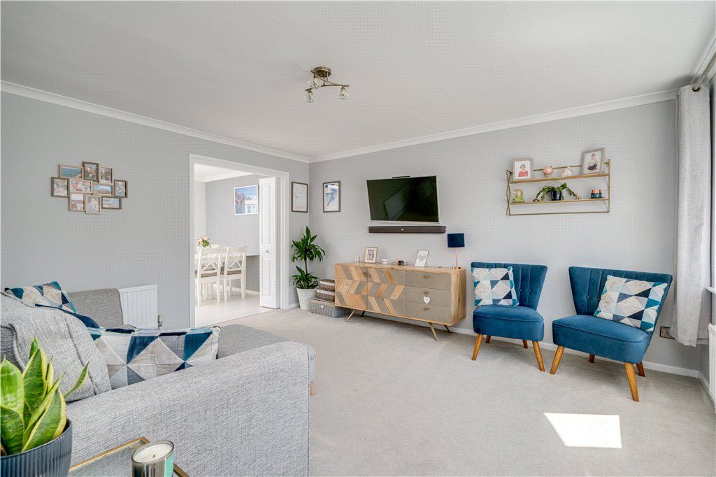 Property photo 3 of 18 Sitting Room
