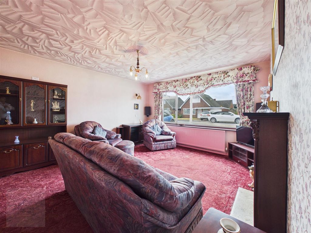 Property photo 2 of 24 Living Room