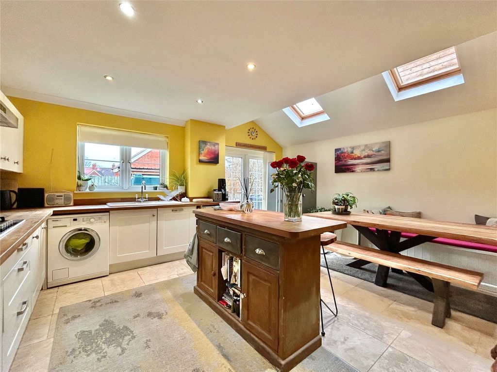 Property photo 2 of 18 Picture No. 22