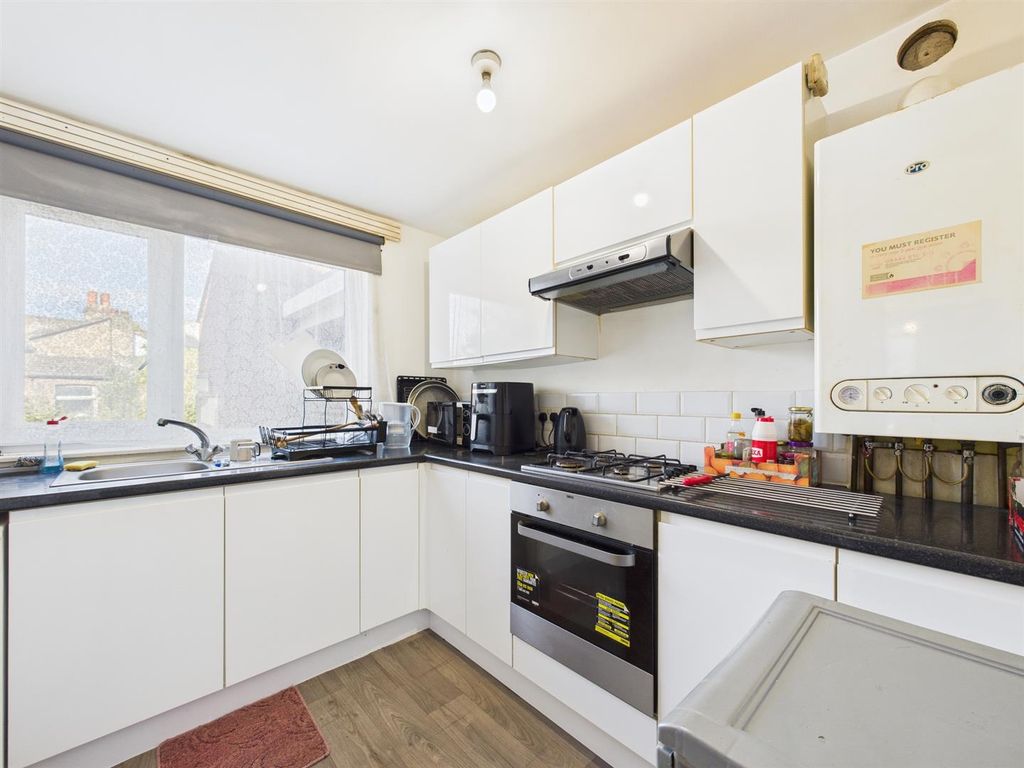 Property photo 2 of 14 Cam01358G0-Pr0182-Still010.Jpg