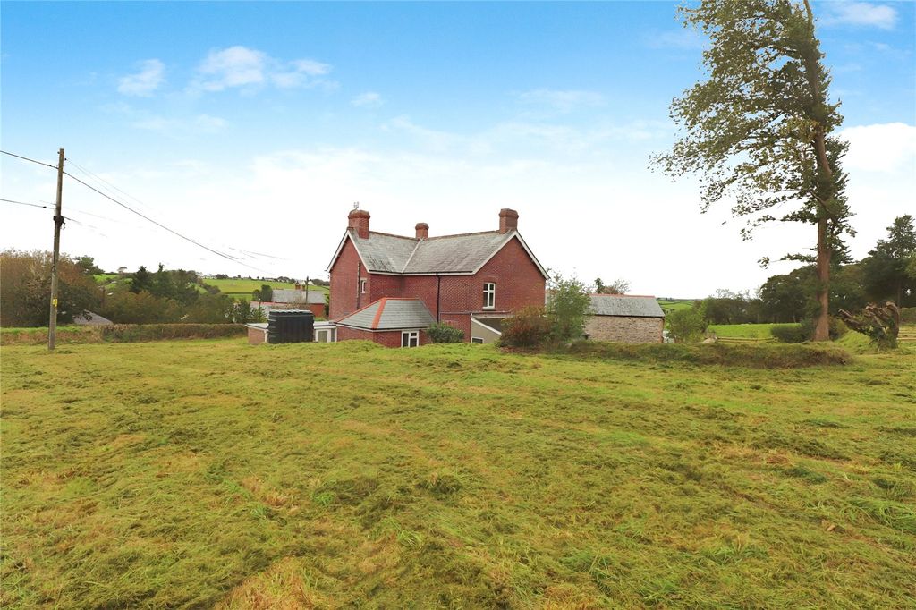 Property photo 3 of 20 Picture No. 05