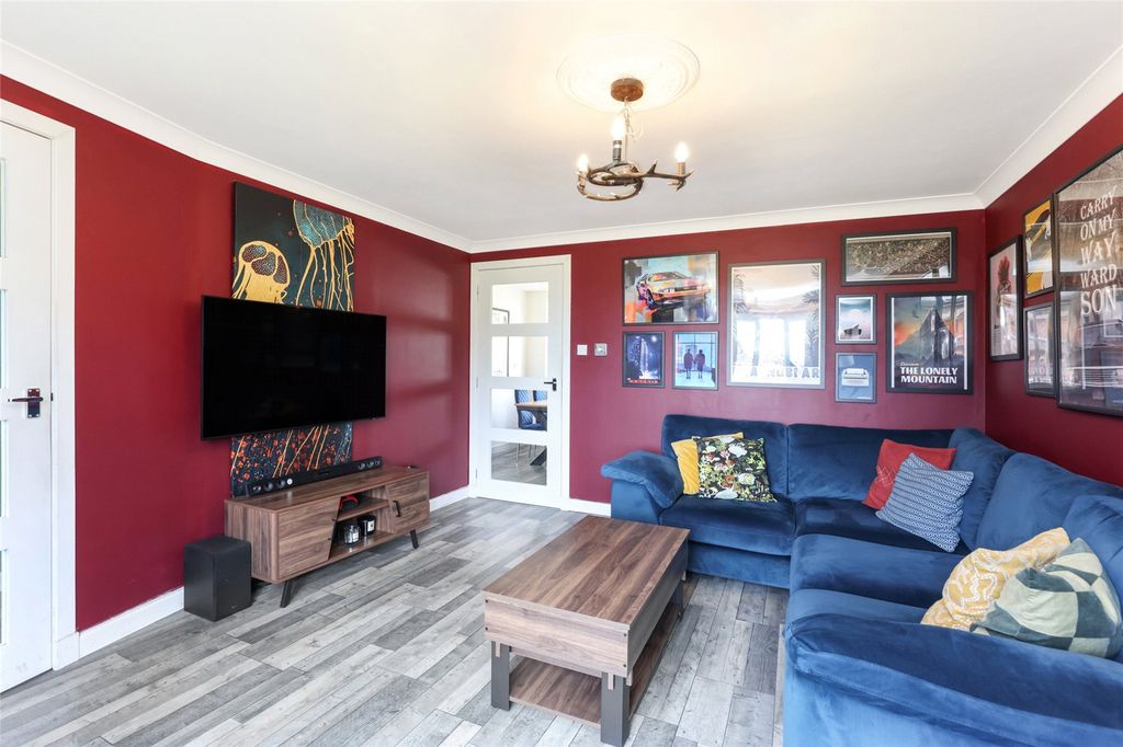 Property photo 3 of 21 Picture No. 18