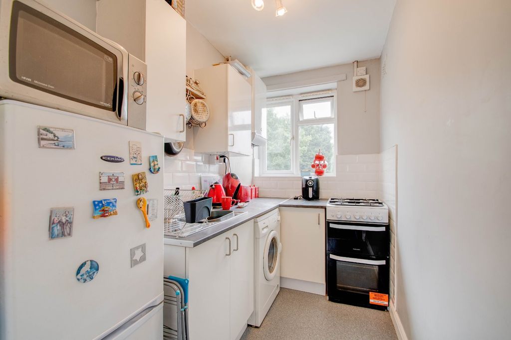 Property photo 2 of 11 Picture No. 02