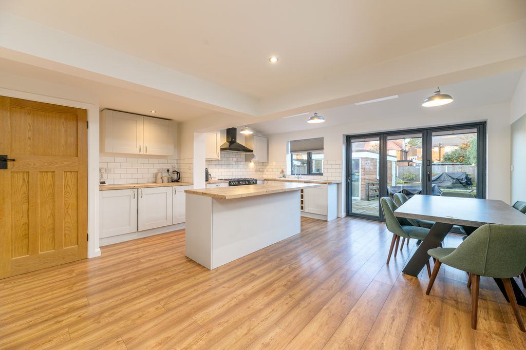 Property photo 2 of 29 569B0E182Acf8A05B9498A2E532c15100E92d86A.Jpg