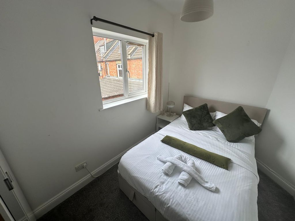 Property photo 2 of 8 Bedroom 1