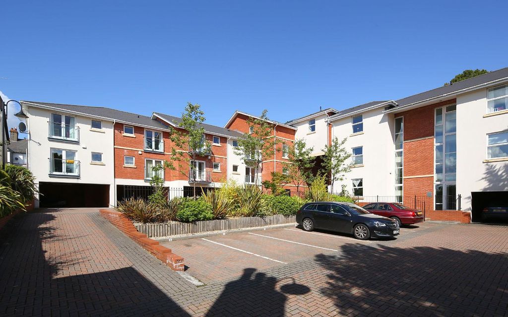 Property photo 1 of 14 A6E570U_Frtaj55_20L7Ru7Ziay.Jpg