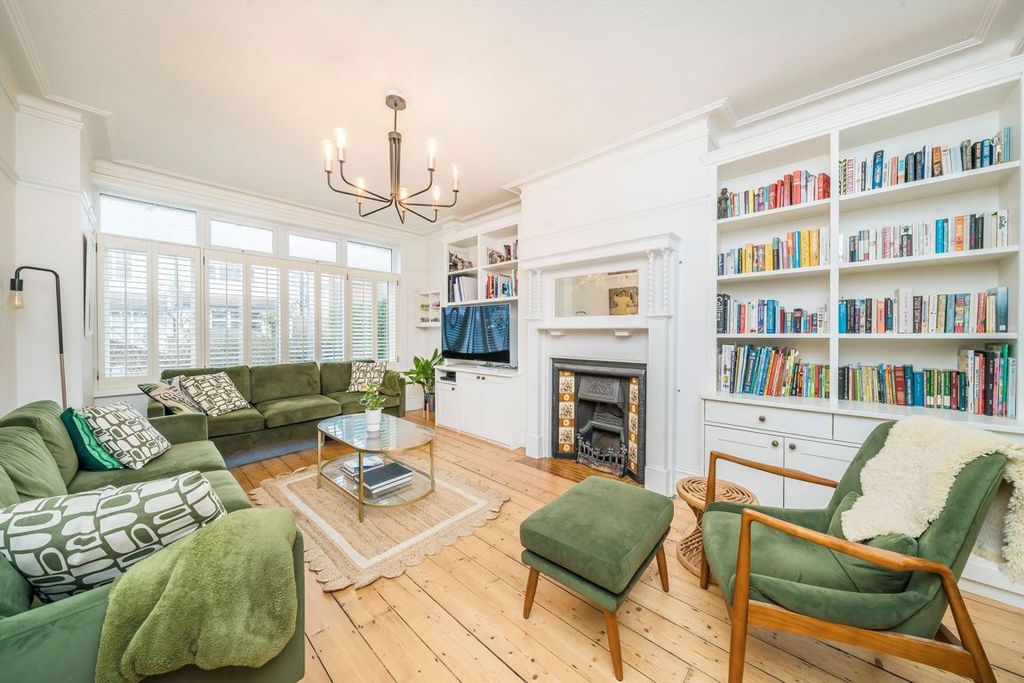 Property photo 2 of 8