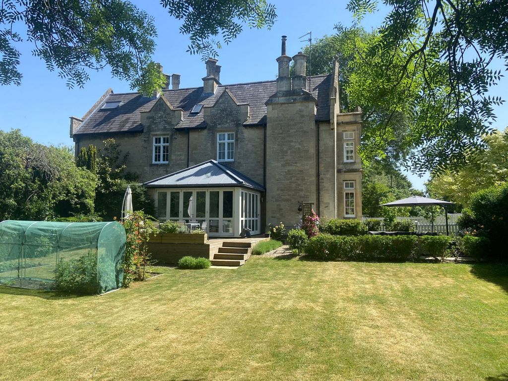 Property photo 1 of 23