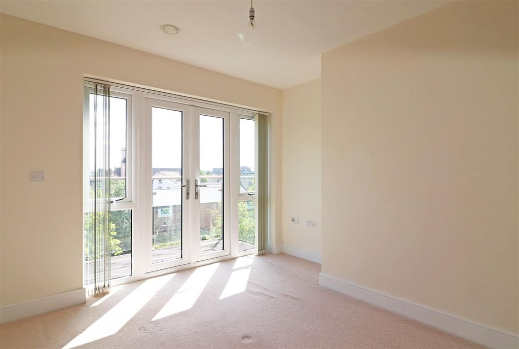 Additional image 9 of 2 bed flat for saleLondon Road, East Grinstead RH19
