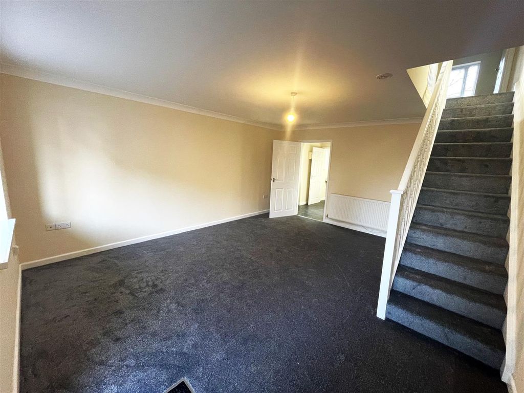 Property photo 2 of 20 Lounge