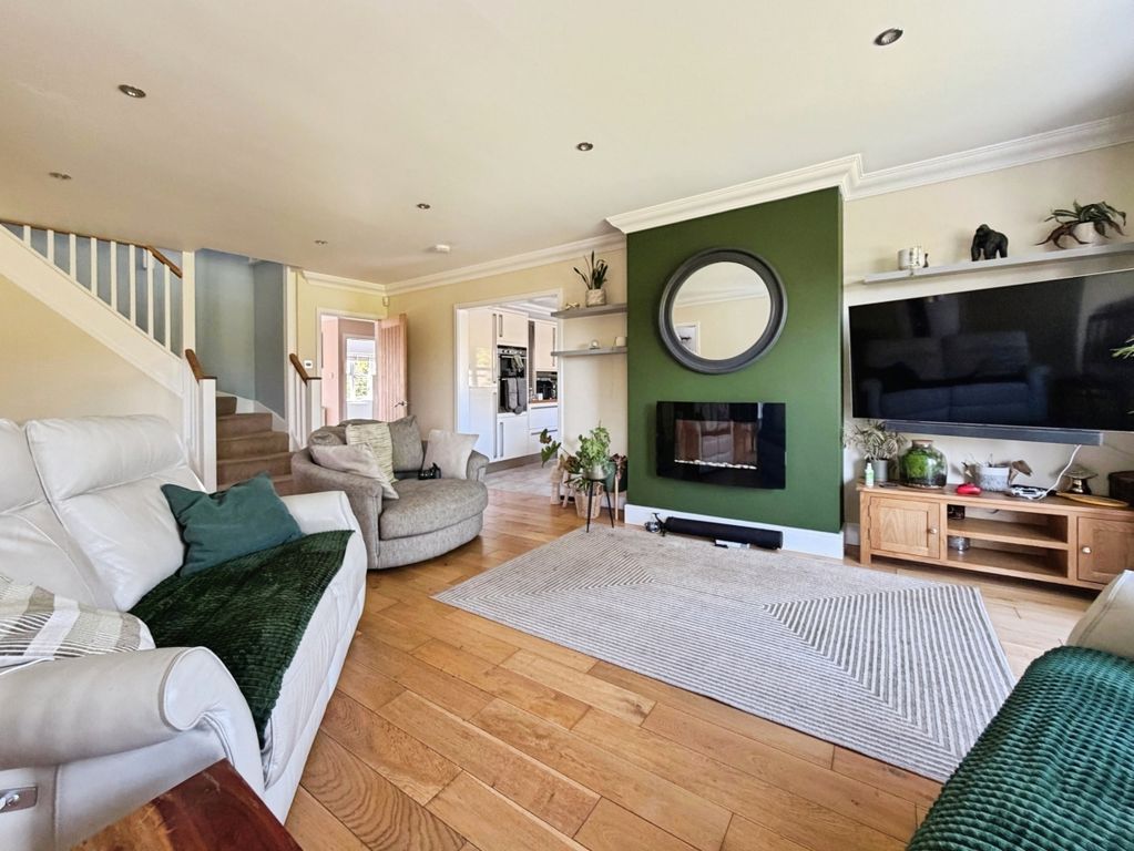 Property photo 2 of 14 Gorse Lounge Use