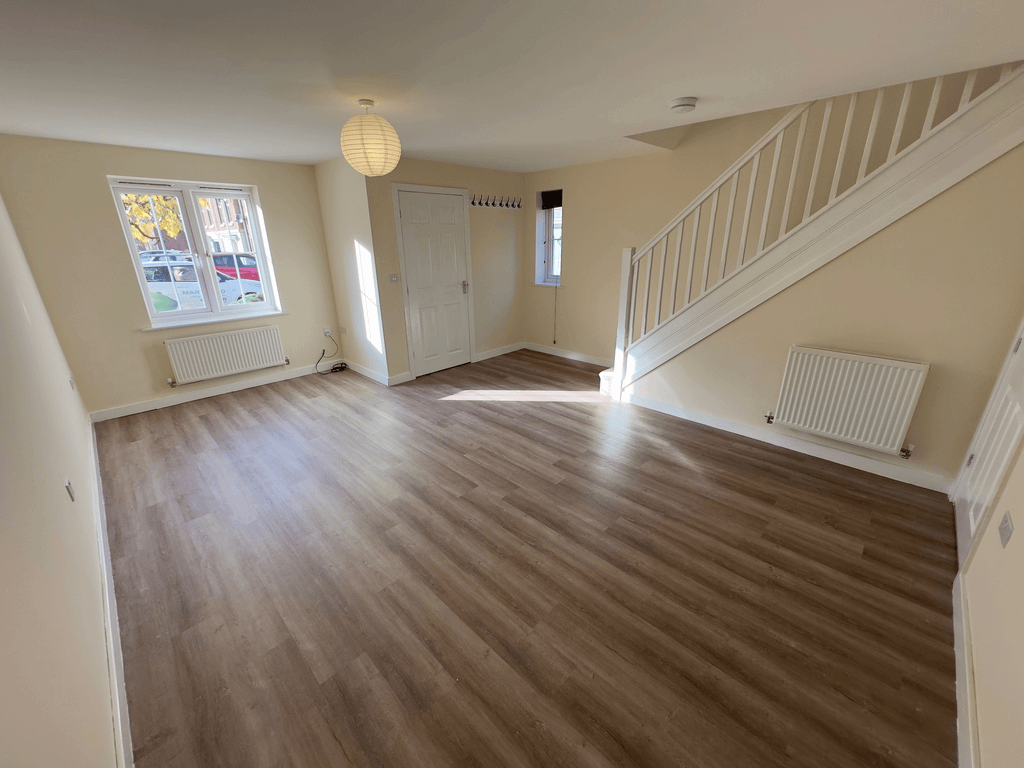 Property photo 3 of 11 Living Room