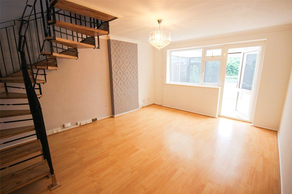 Property photo 2 of 13 Picture No. 17