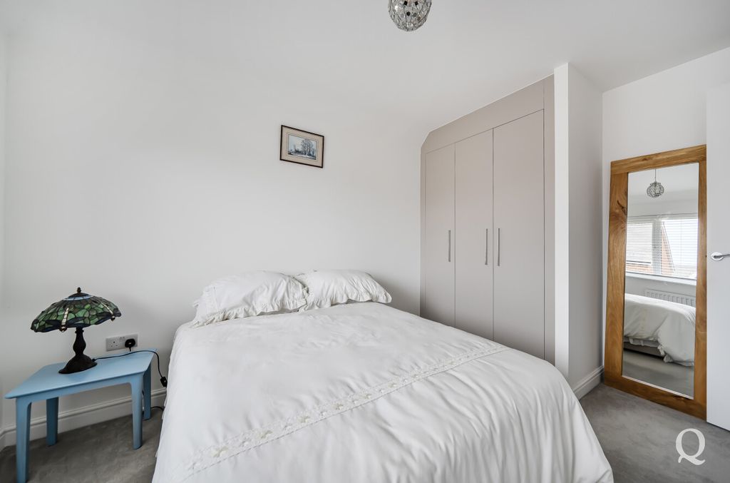 Property photo 2 of 27 336E3d93-5F15-40A...