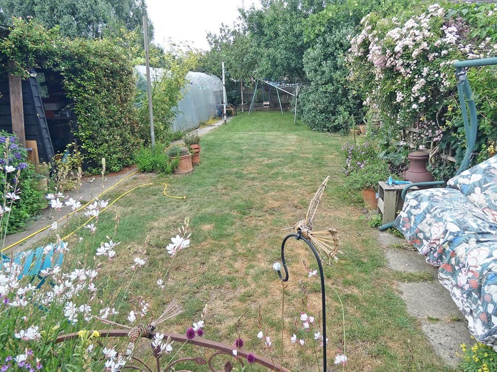 Property photo 3 of 34 2304Gdn4.Jpg