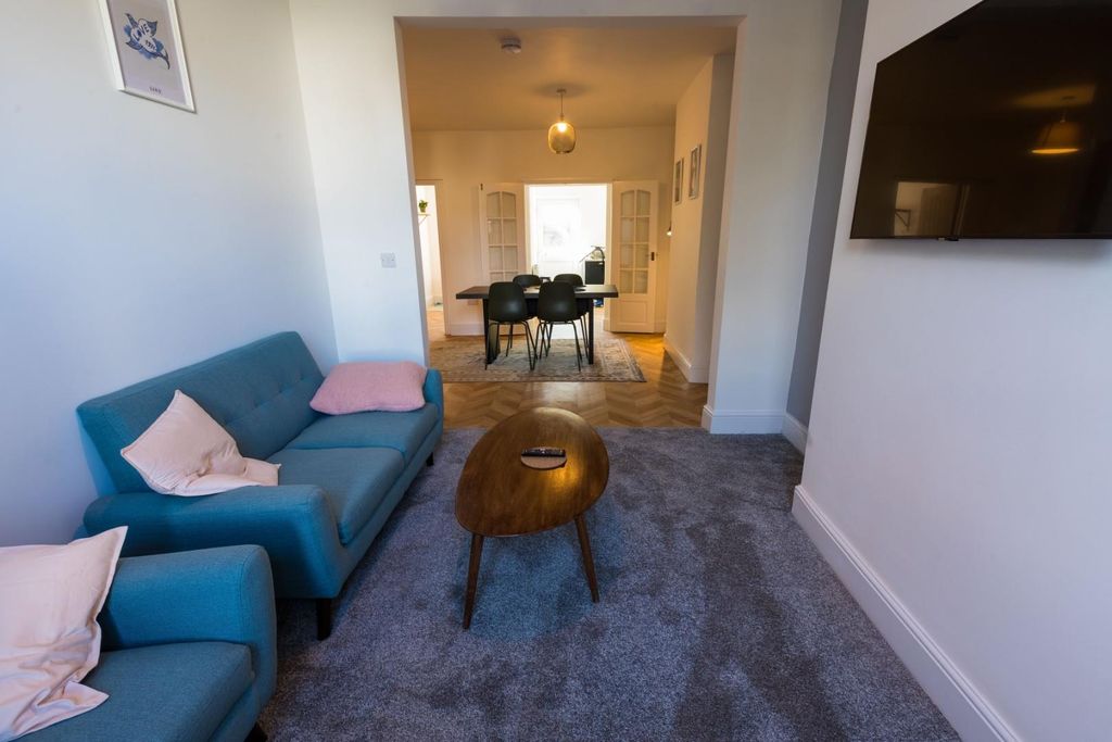 Property photo 2 of 17 Lounge Pic 2.Jpg