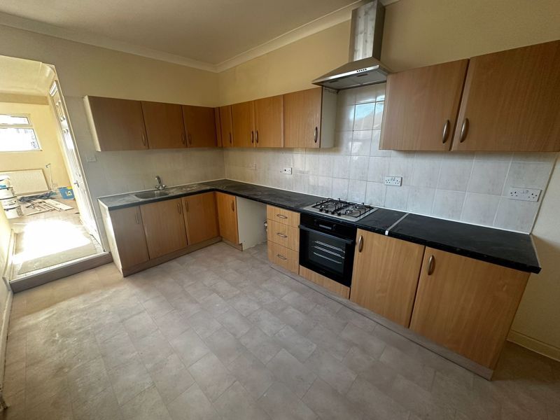 Property photo 3 of 7 Photo 7