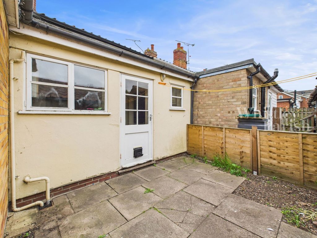 Property photo 3 of 12