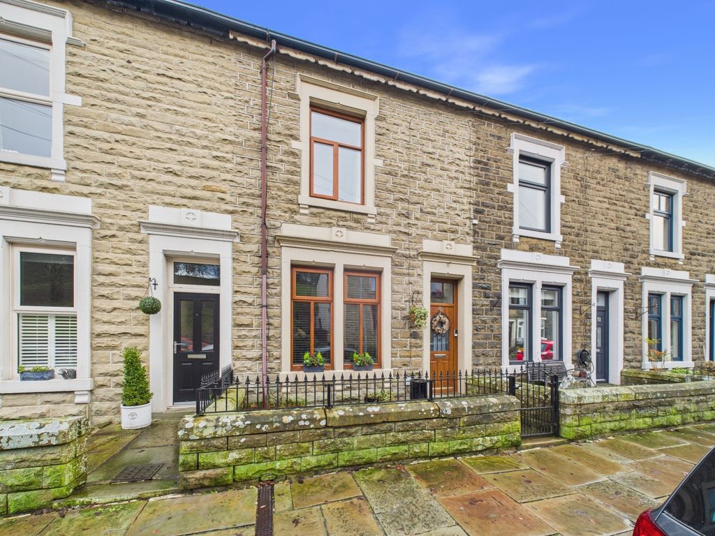 Property photo 1 of 32 Cam02093G0-Pr0070-Still035