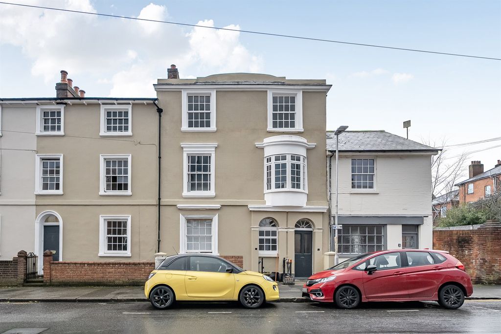 Property photo 1 of 7 (Main)