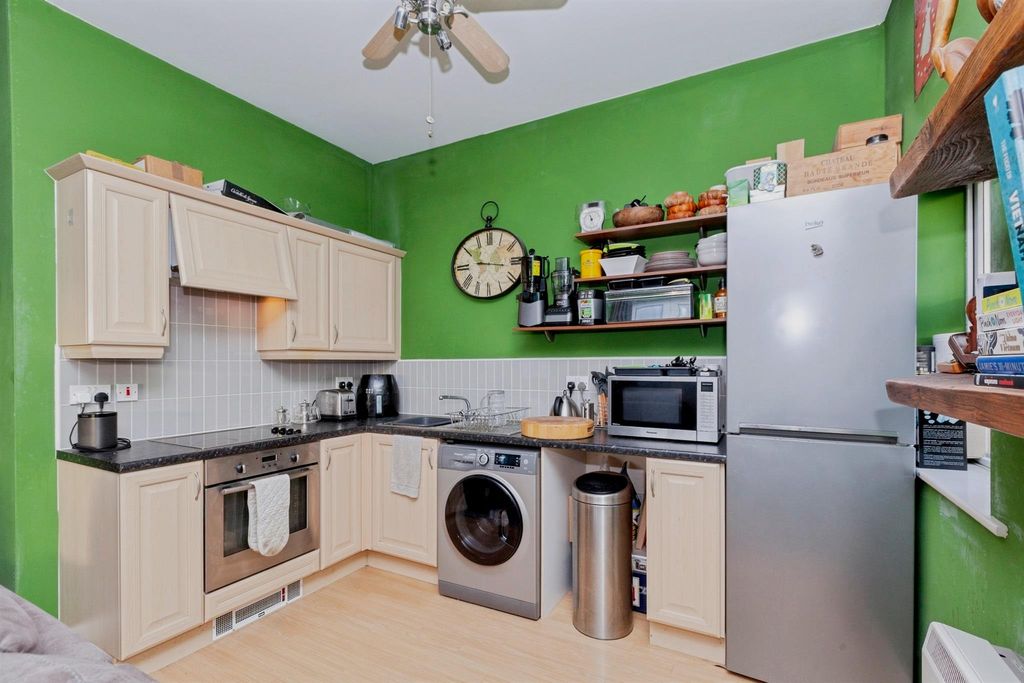 Property photo 3 of 17
