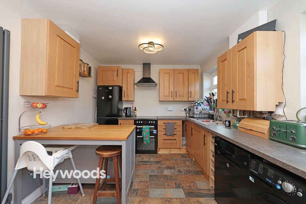 Property photo 2 of 23