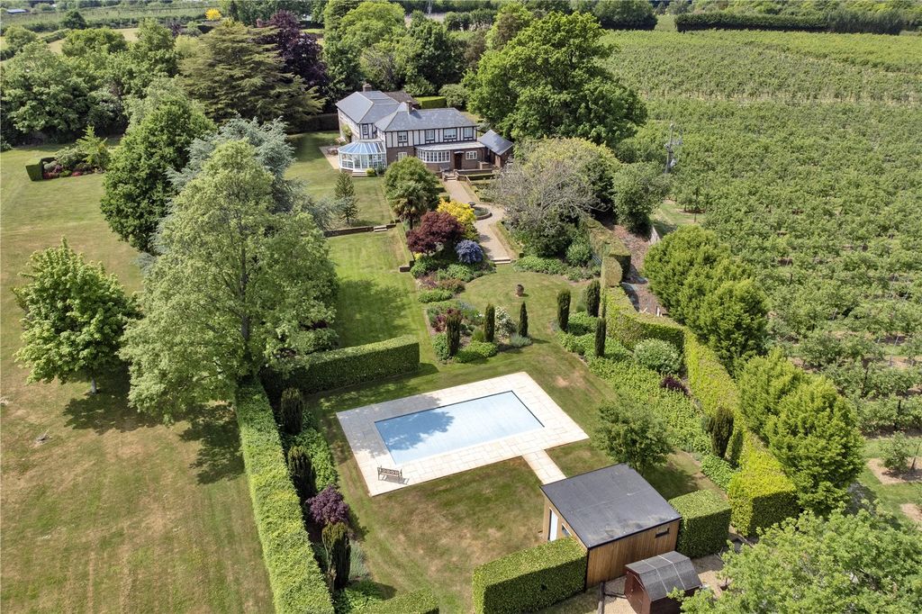 Property photo 3 of 26 Swimming Pool