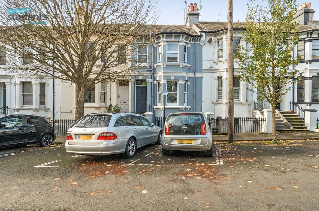 Property photo 1 of 11 c74F3330-A8ce-468...