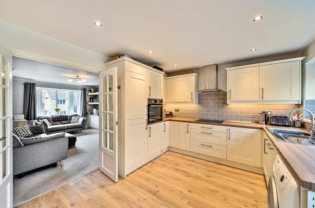 Property photo 3 of 12 1422623-3-69A1Bed...
