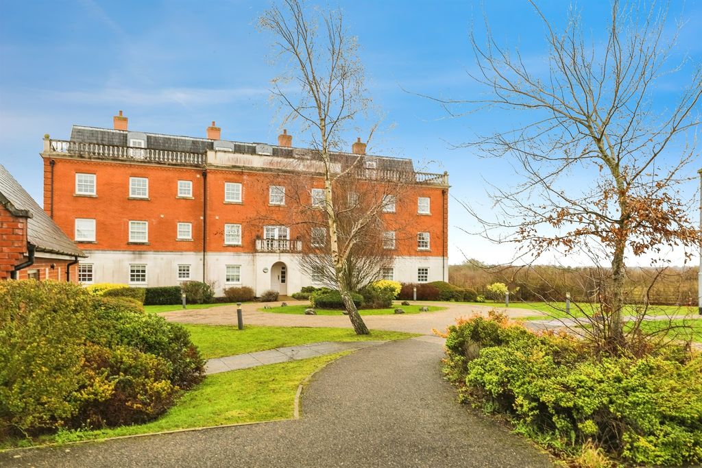 Property photo 1 of 12