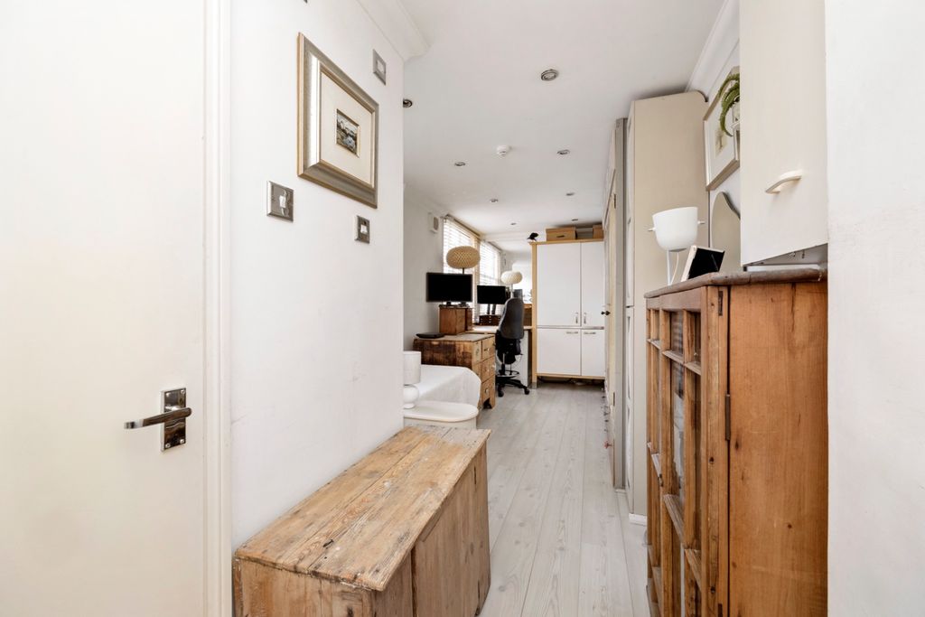 Property photo 2 of 12 5591114