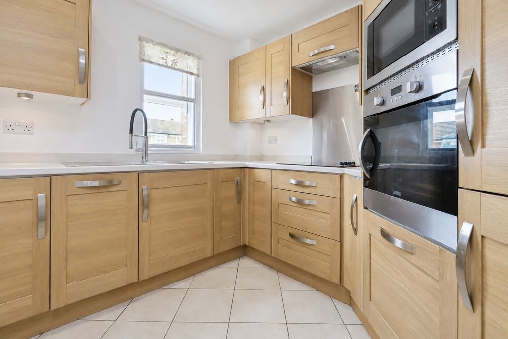 Property photo 3 of 15 Kitchen