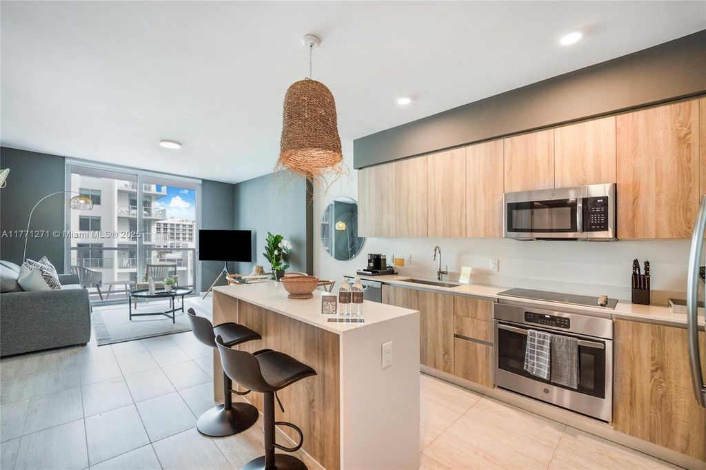 Property photo 3 of 12 <Alttext/>