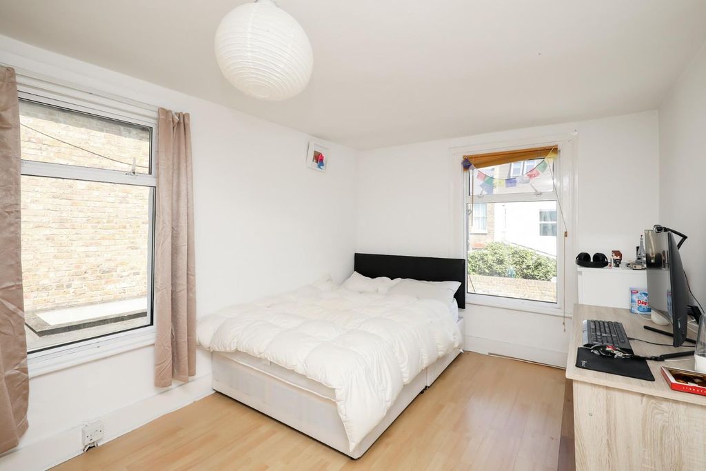 Property photo 3 of 12