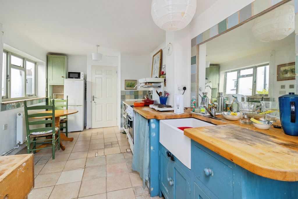 Property photo 2 of 19 Pbox-Img.Jpg