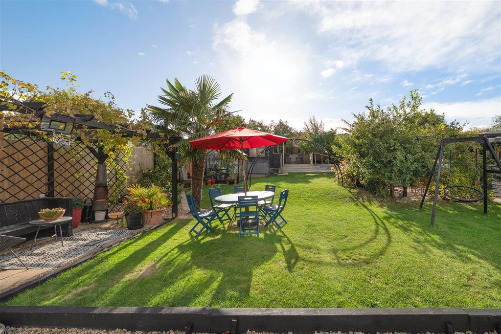 Property photo 3 of 26 Kingsdown Park, Tankerton, Whitstable