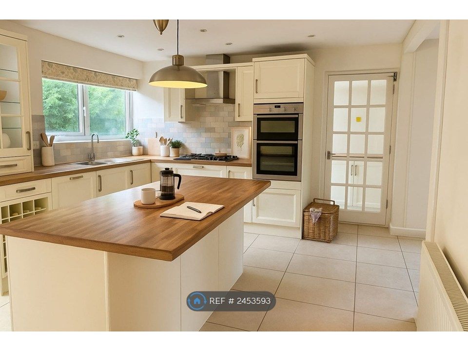 Property photo 1 of 8 Kitchen