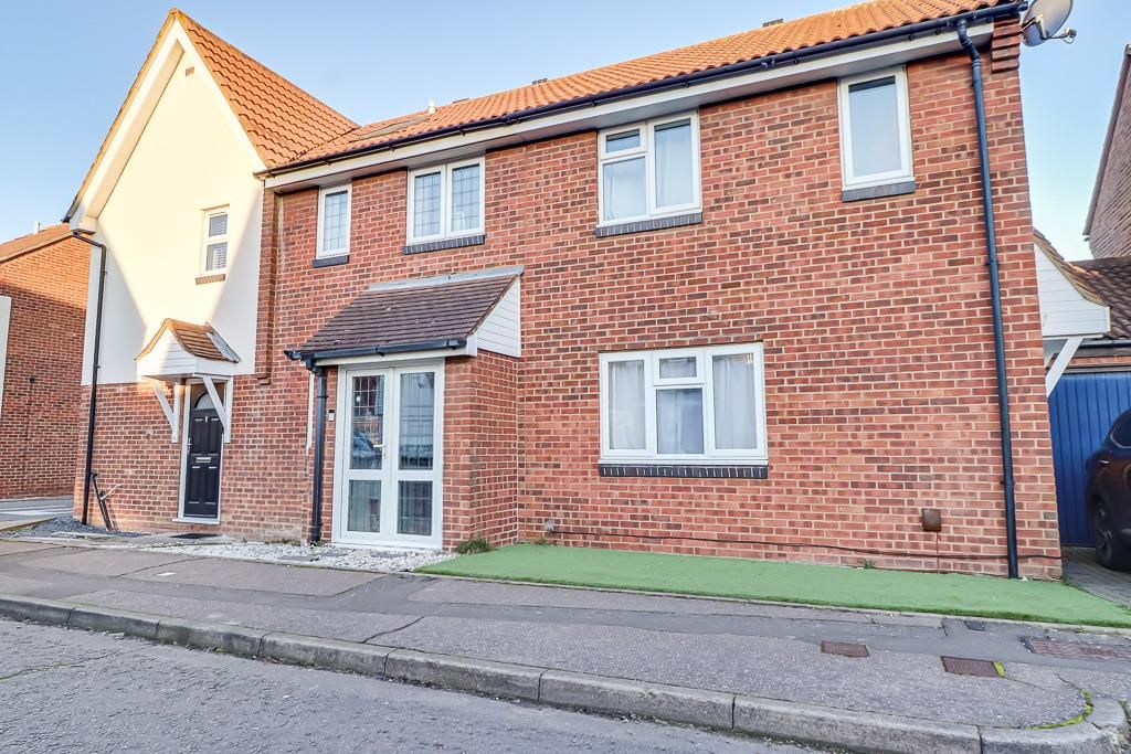 Property photo 1 of 18 Front