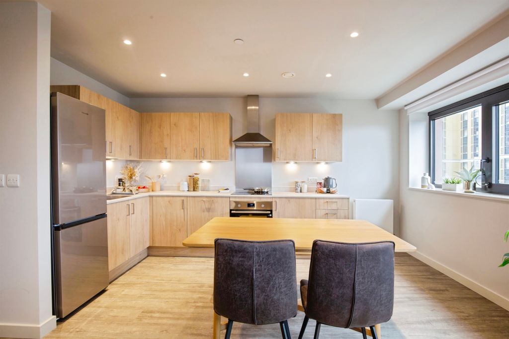 Property photo 3 of 21