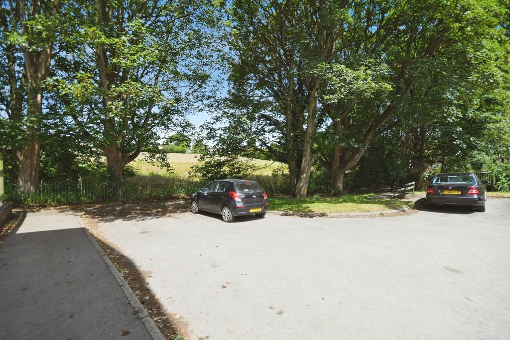 Property photo 3 of 14 Photo