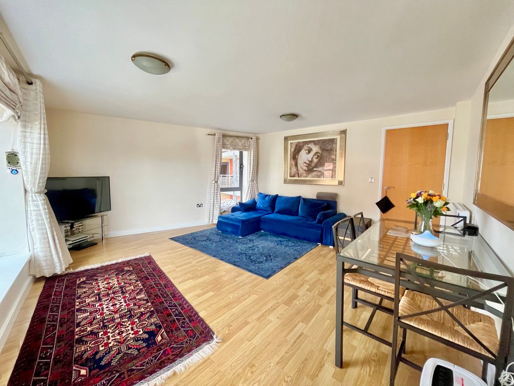 Property photo 2 of 21