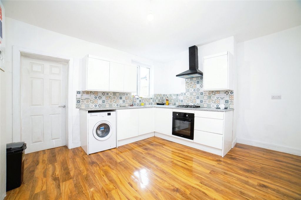 Property photo 2 of 14 Picture No. 07
