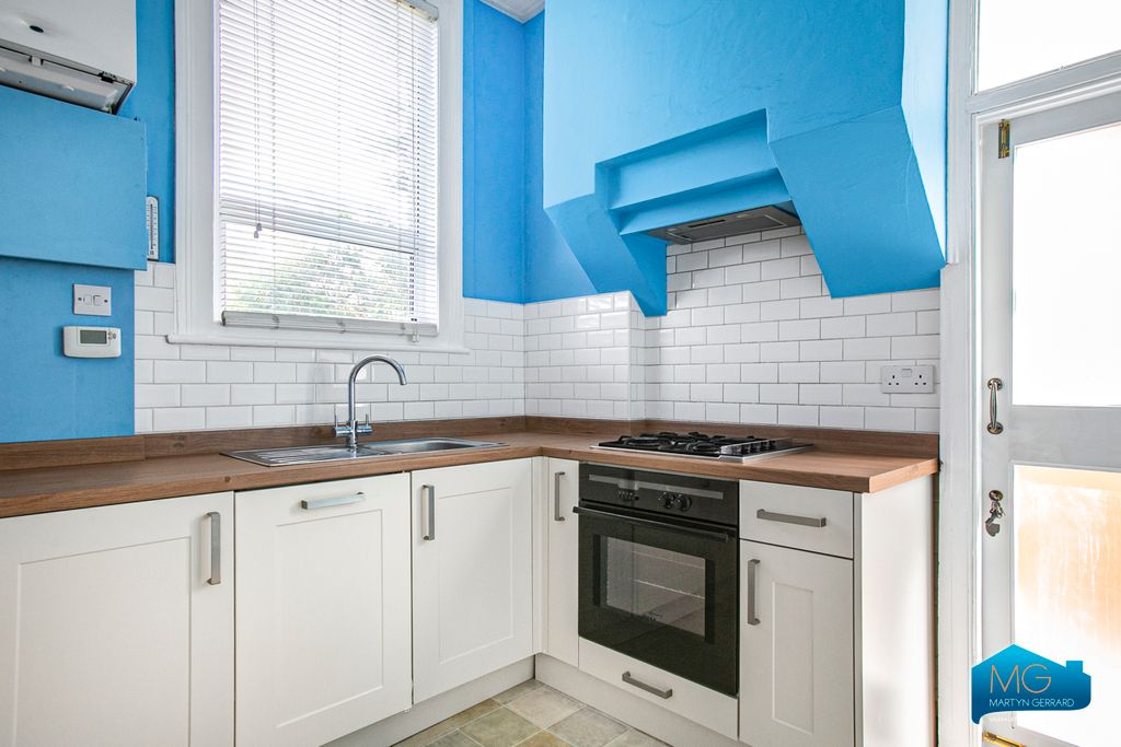 Property photo 2 of 21 Picture No. 29