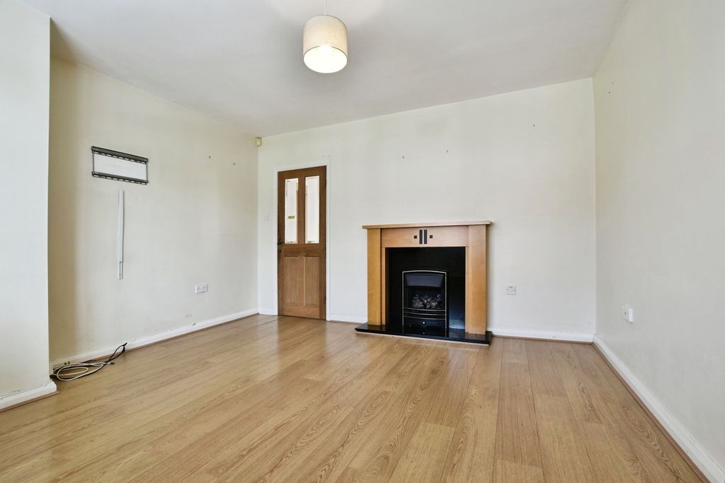 Property photo 3 of 20 Pbox-Img.Jpg