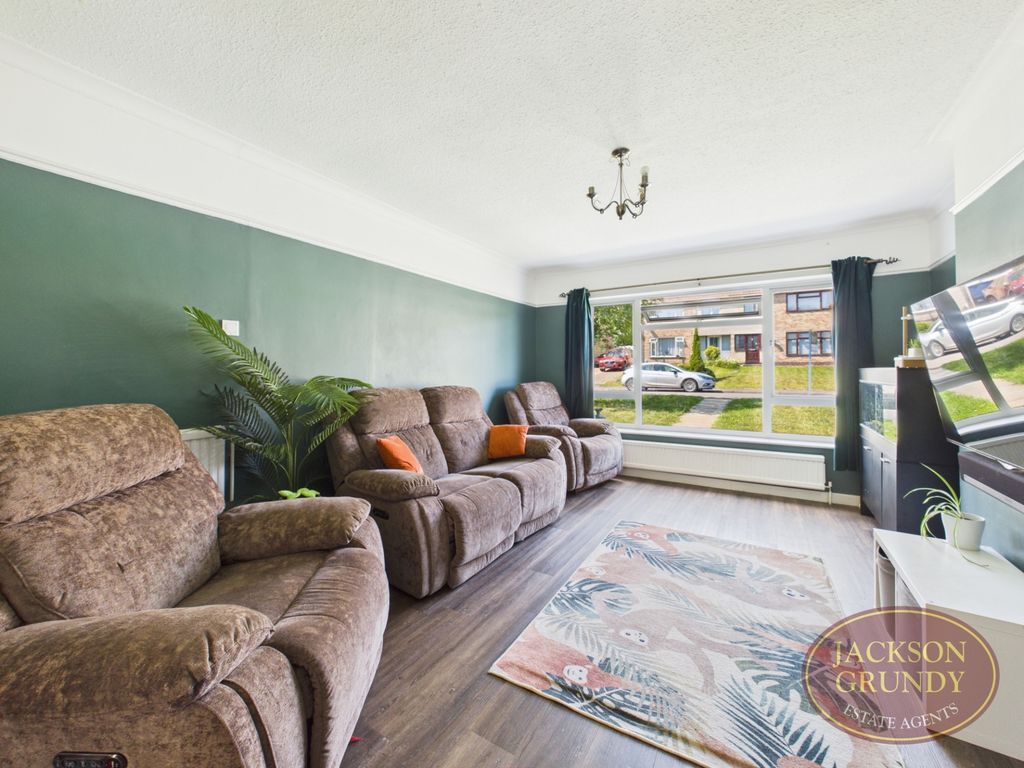 Property photo 3 of 19 Greenwood Close
