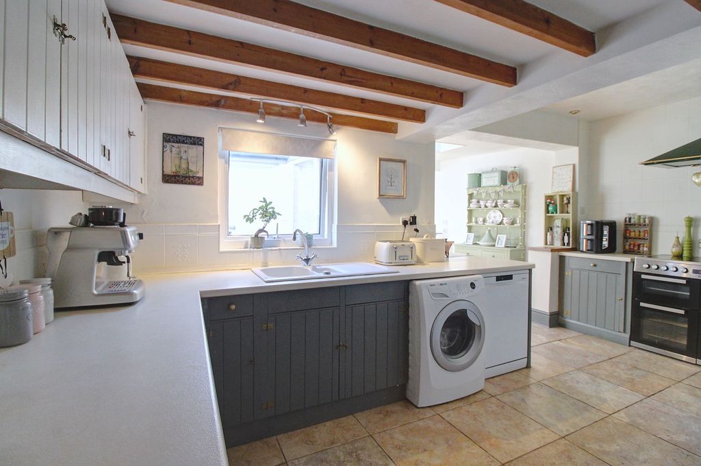 Property photo 3 of 29