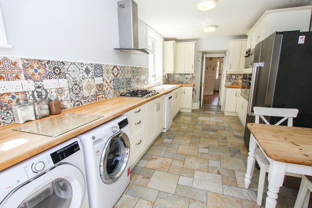 Property photo 3 of 22